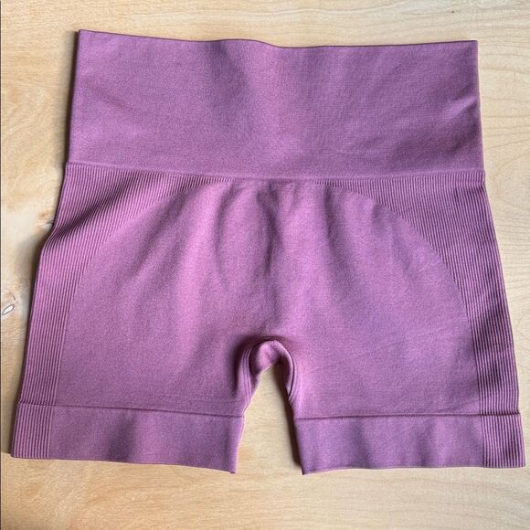 NWOT SET ACTIVE Biker Shorts Sculpt Flex Mauve Women’s Size Medium - Picture 2 of 4